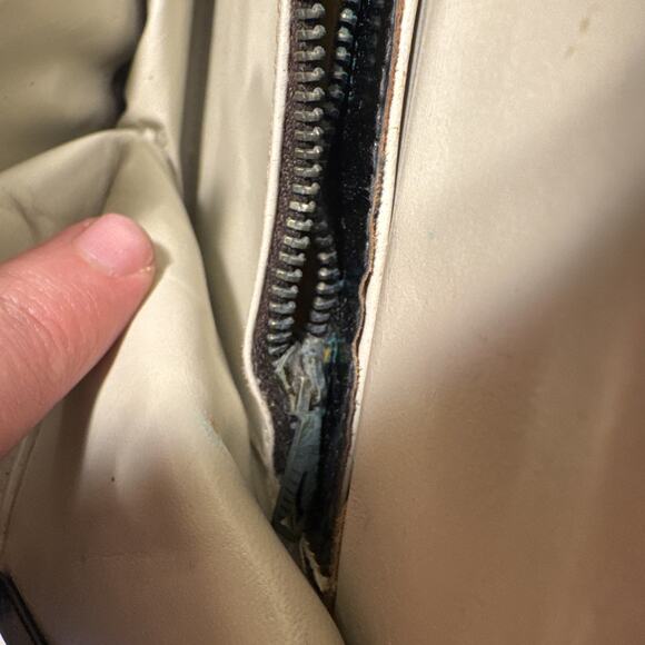 Vintage Alligator Leather Small Hand Bag - Picture 15 of 16